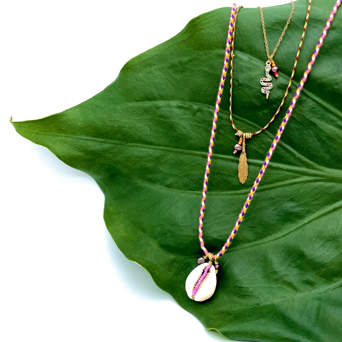 Collier cordon cauri rose
