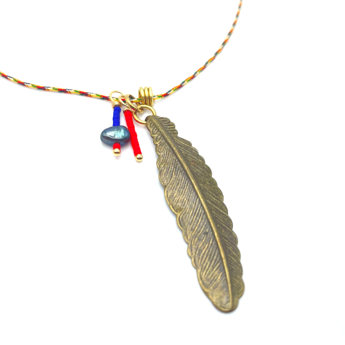 Collier cordon plume rouge/bleu